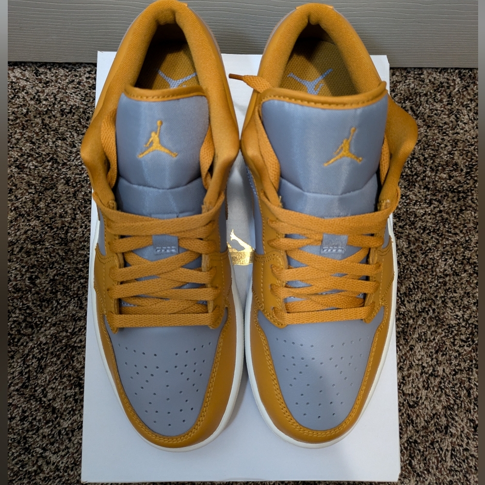 Air Jordan 1 Low Women's 10.5